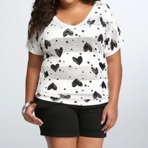 Torrid black and white heart print sweater top